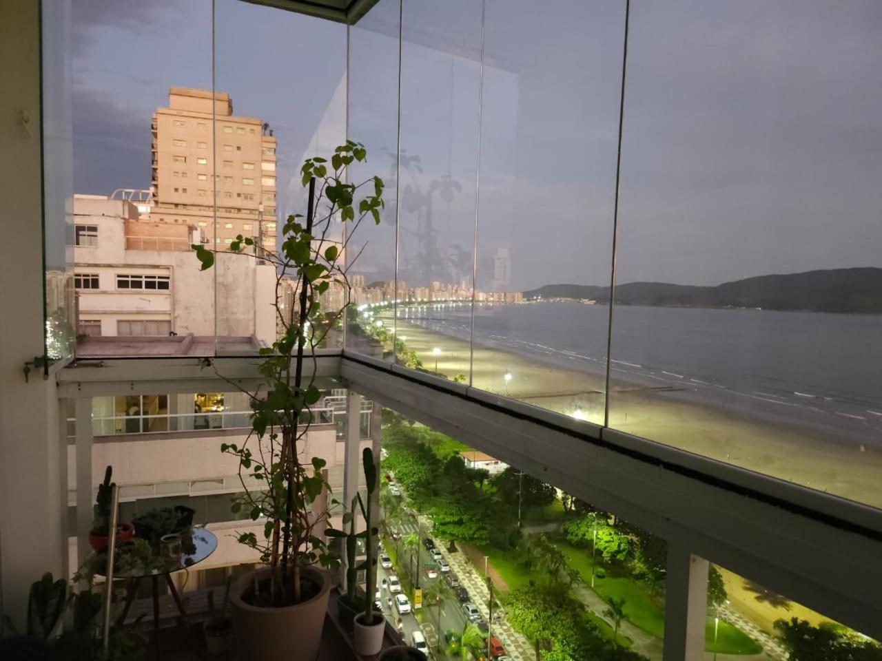 Apartamentos Na Praia Do Gonzaga Frente Mar Com Estacionamento Сантус Екстер'єр фото