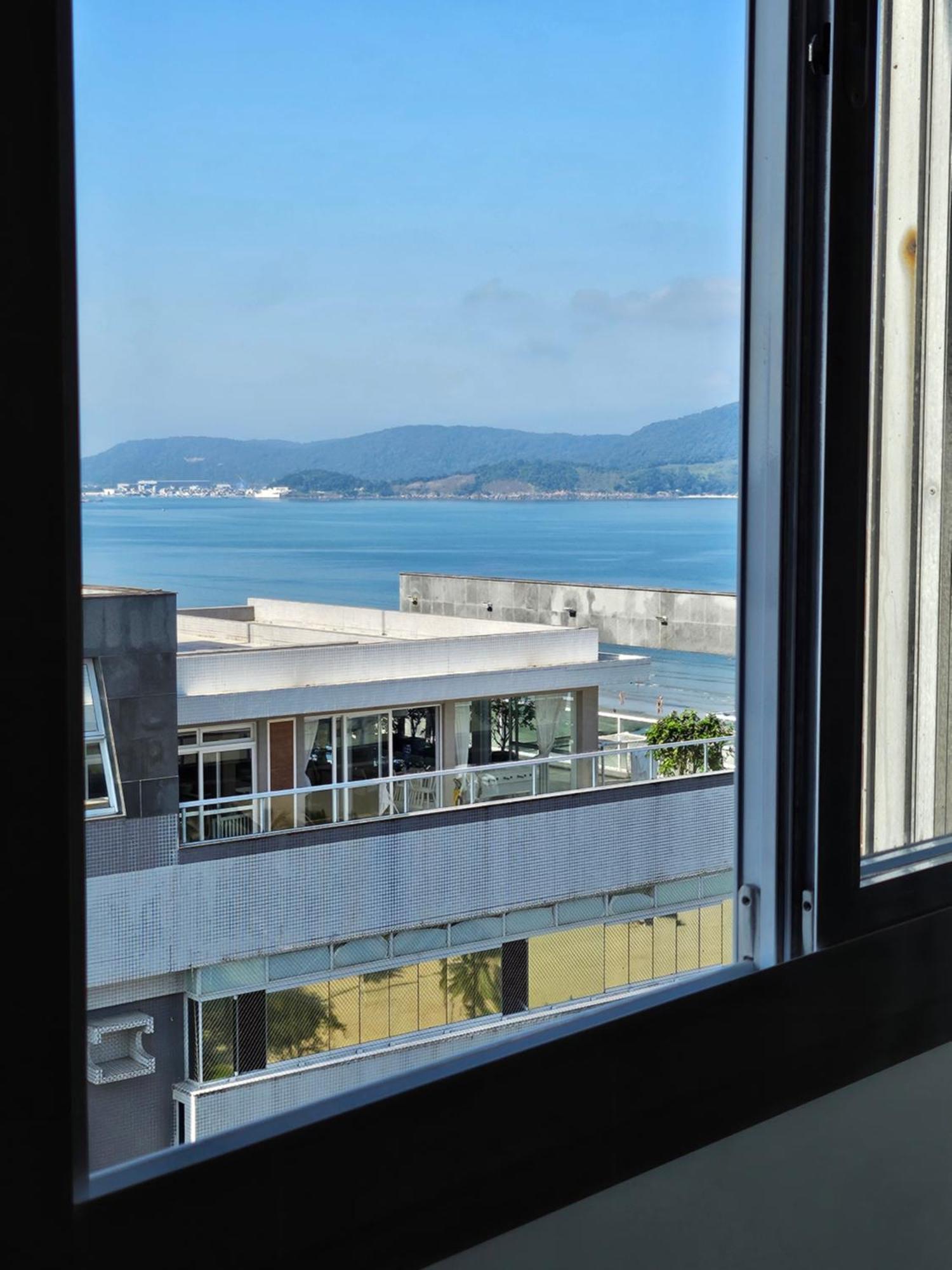 Apartamentos Na Praia Do Gonzaga Frente Mar Com Estacionamento Сантус Екстер'єр фото